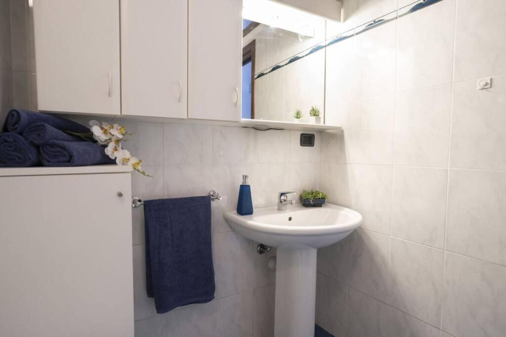 La Casa Di Anna Apartment Como Bagian luar foto